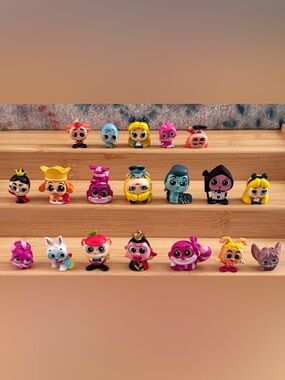 Disney Doorables ALICE IN WONDERLAND MIXED SERIES LOT OF 19